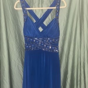 Hailey Logan short formal dress